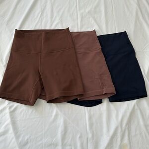 3 Lululemon Wunder Train HR 6” Shorts